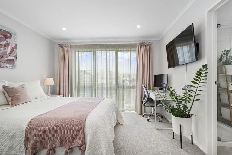 Photo of property in 30 Ringa Matau Road, Hobsonville, Auckland, 0616