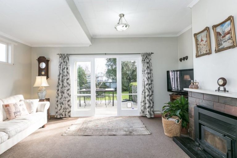 Photo of property in 37 Chester Street, Taradale, Napier, 4112