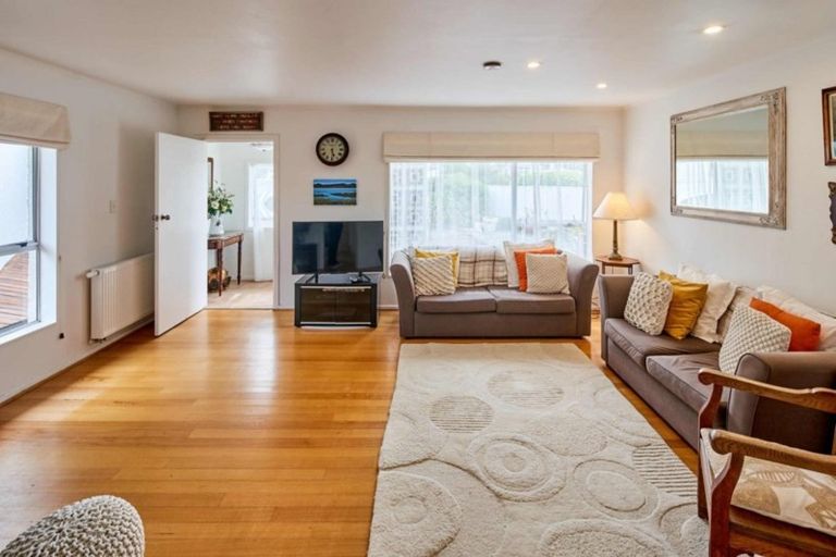 Photo of property in 1 Ferry Street, Seatoun, Wellington, 6022