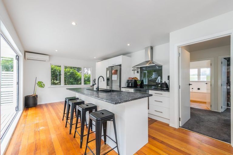 Photo of property in 10 Zealandia Road, Manly, Whangaparaoa, 0930