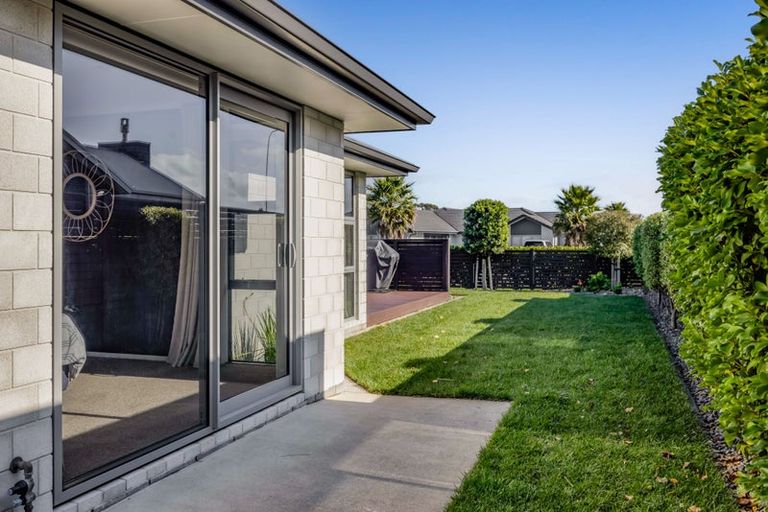 Photo of property in 52 Links Drive, Waiwhakaiho, New Plymouth, 4312