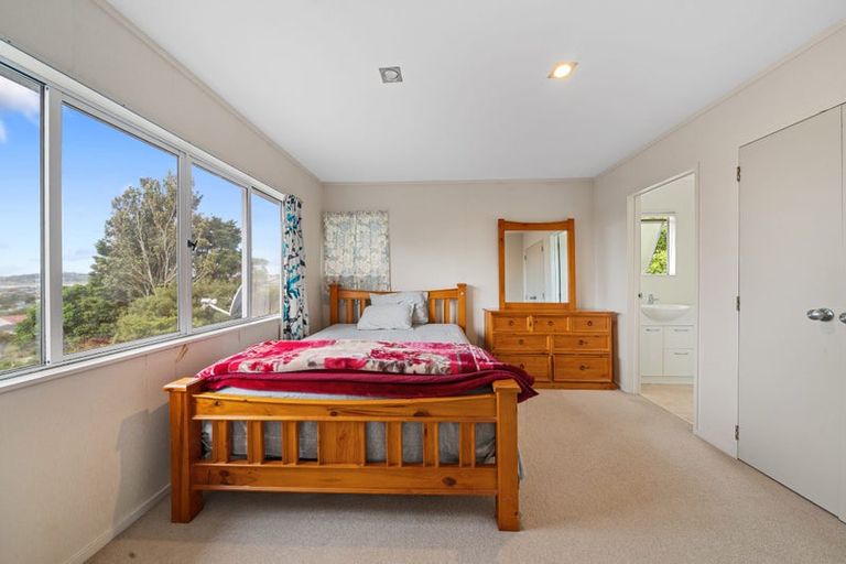 Photo of property in 2/10 Lyell Court, Clover Park, Auckland, 2019