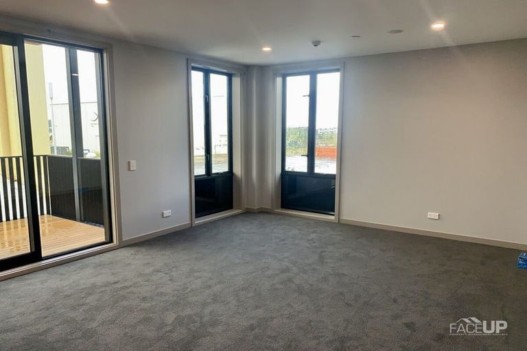 Photo of property in 305/2 Launch Road, Hobsonville, Auckland, 0616