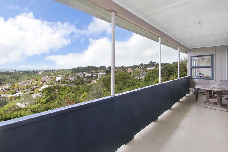 Photo of property in 164 Browns Bay Road, Murrays Bay, Auckland, 0630