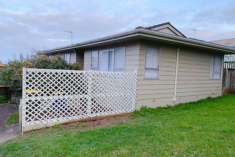 Photo of property in 5 Celeste Place, Totara Vale, Auckland, 0627