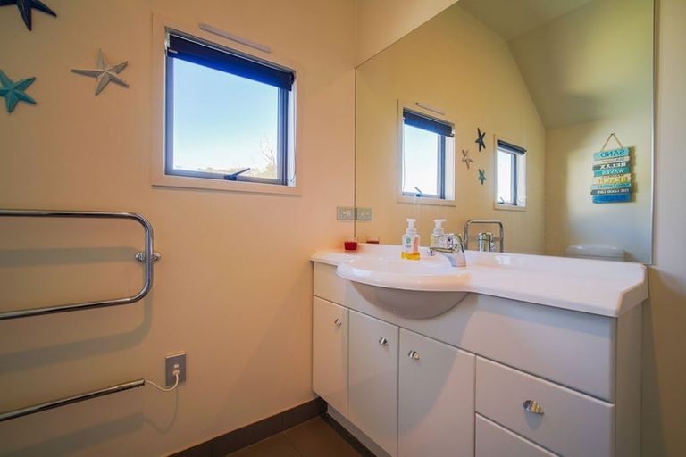 Photo of property in 9 Meadowbrook Place, Wanaka, 9305