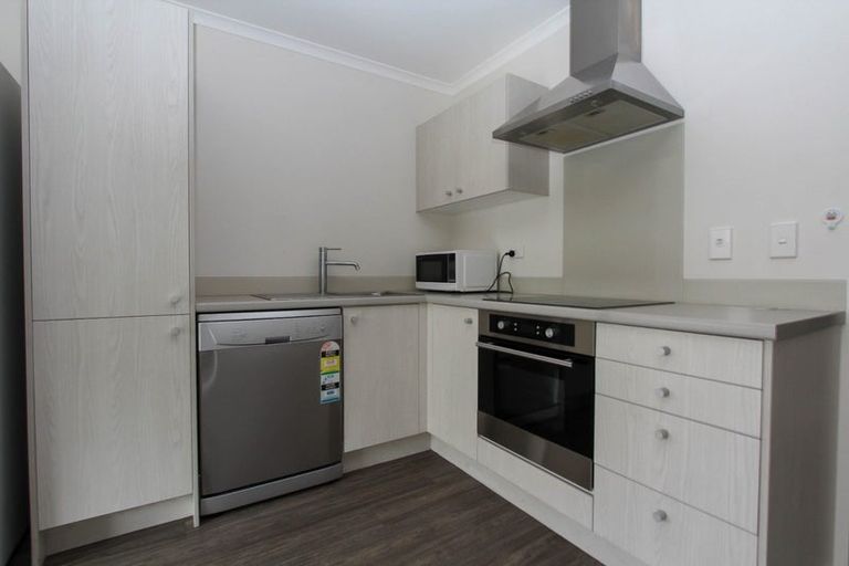 Photo of property in 33 Chiefs Court, Hamilton East, Hamilton, 3216