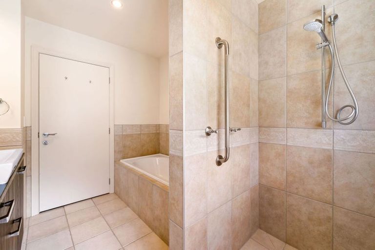 Photo of property in 968 Kingston Road, Drift Bay, Queenstown, 9371