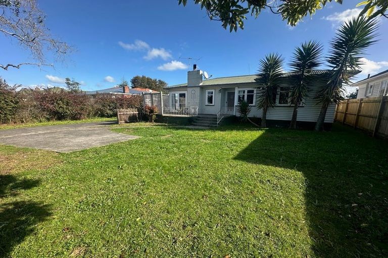 Photo of property in 1/30 Sturdee Road, Manurewa, Auckland, 2102