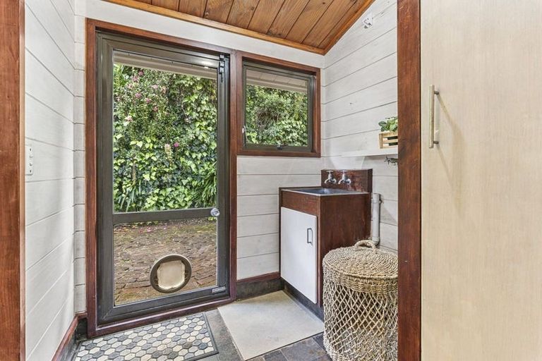 Photo of property in 23 Ambury Place, Merrilands, New Plymouth, 4312