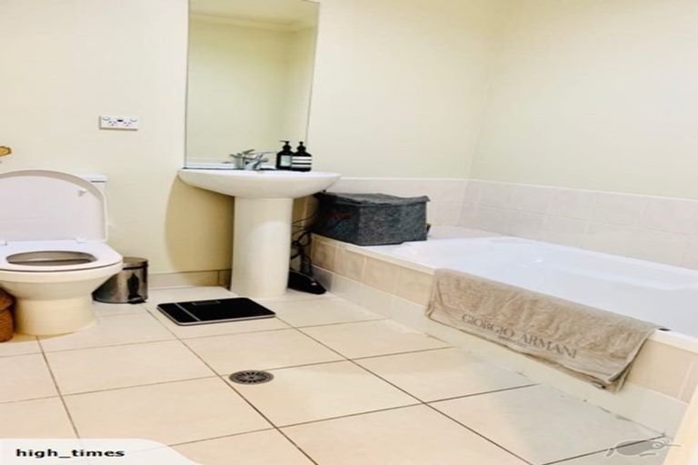 Photo of property in 2/49 Henderson Valley, Henderson, Auckland, 0612