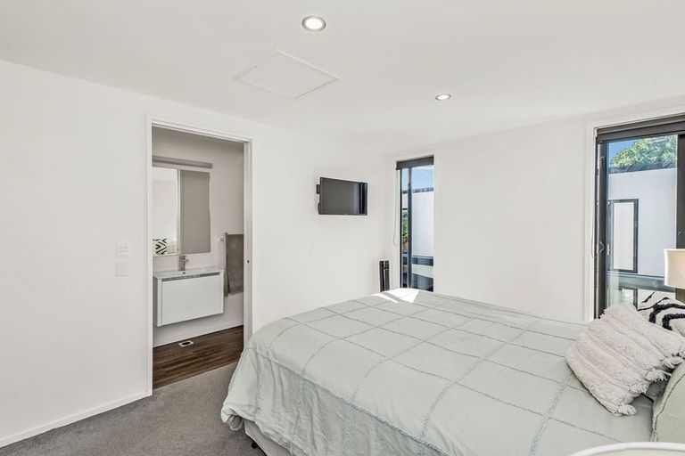 Photo of property in 4/275 Kilmore Street, Christchurch Central, Christchurch, 8011