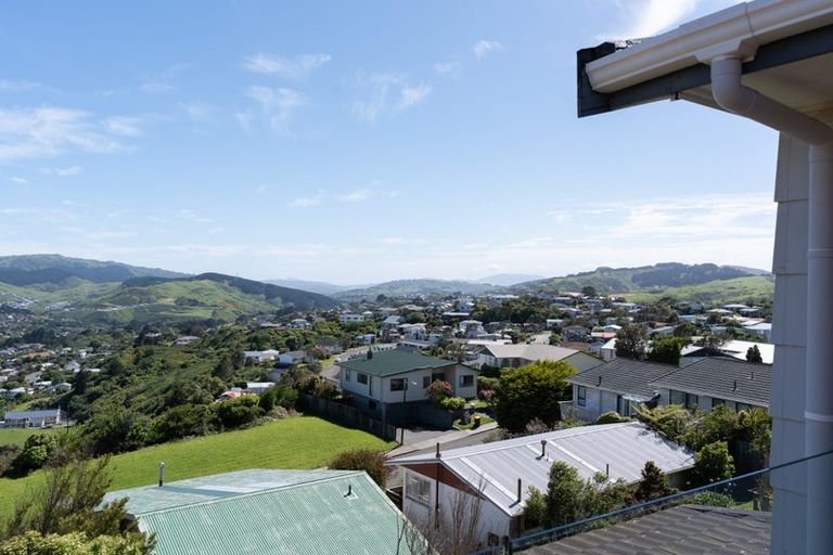 Photo of property in 14 Rice Crescent, Newlands, Wellington, 6037