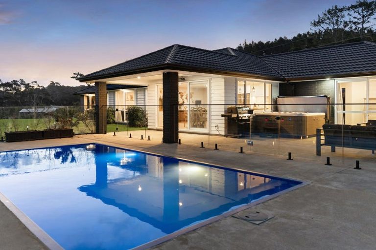Photo of property in 43e Terry Smyth Drive, Kumeu, 0892