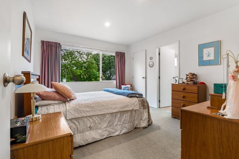 Photo of property in 1 Metric Place, Te Atatu South, Auckland, 0610