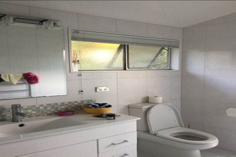 Photo of property in 6 Longwood Place, Forrest Hill, Auckland, 0620