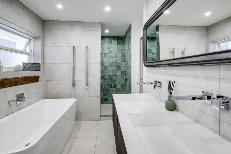 Photo of property in 70 Reynolds Road, Havelock North, 4130