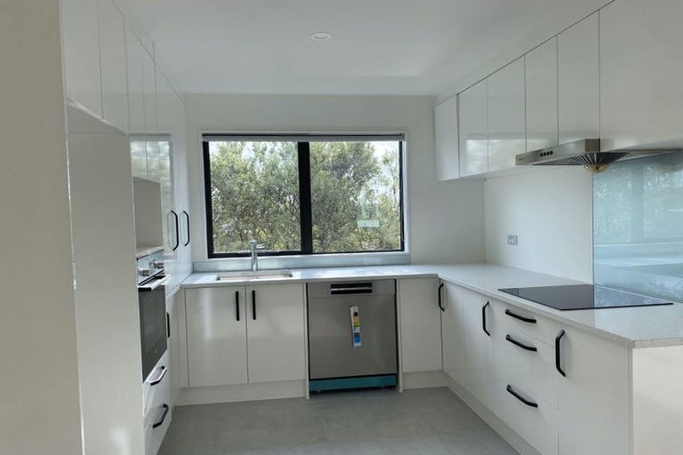 Photo of property in 16 Panga Place, Henderson, Auckland, 0612