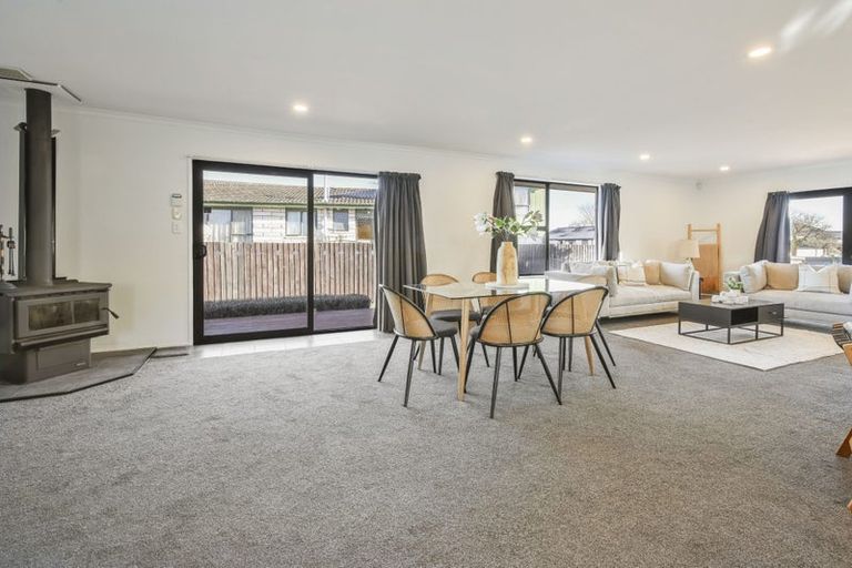 Photo of property in 16 Dunbarton Street, Redwood, Christchurch, 8051
