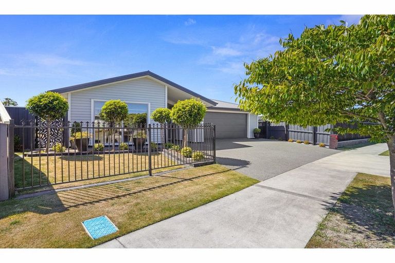Photo of property in 33 Macphail Avenue, Rangiora, 7400