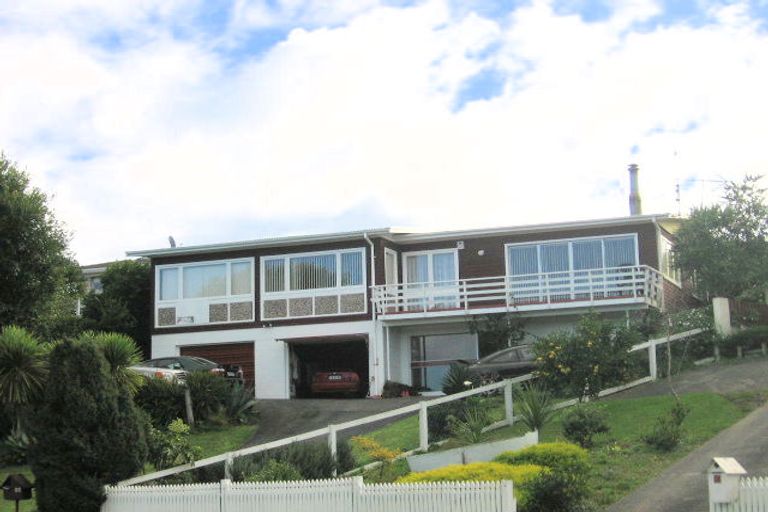 Photo of property in 13 Hartley Terrace, Massey, Auckland, 0614