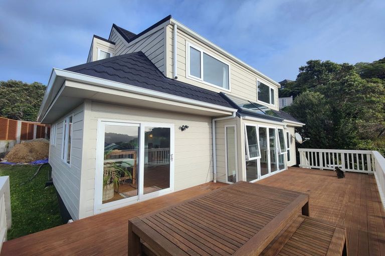 Photo of property in 8 Selkirk Way, Karori, Wellington, 6012