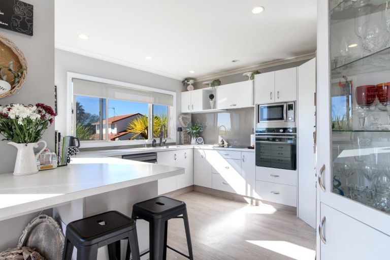 Photo of property in 5 Downing Place, Welcome Bay, Tauranga, 3112