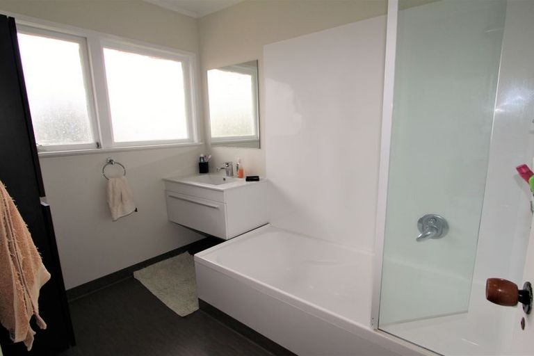 Photo of property in 65 John Walker Drive, Manurewa, Auckland, 2102