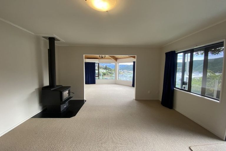 Photo of property in 8b Amelia Crescent, Waikawa, Picton, 7220