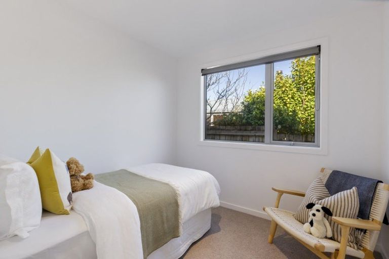 Photo of property in 5 Cedar Drive, Kelvin Heights, Queenstown, 9300