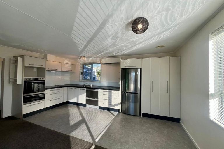 Photo of property in 4 Tiller Close, Kelvin Grove, Palmerston North, 4414