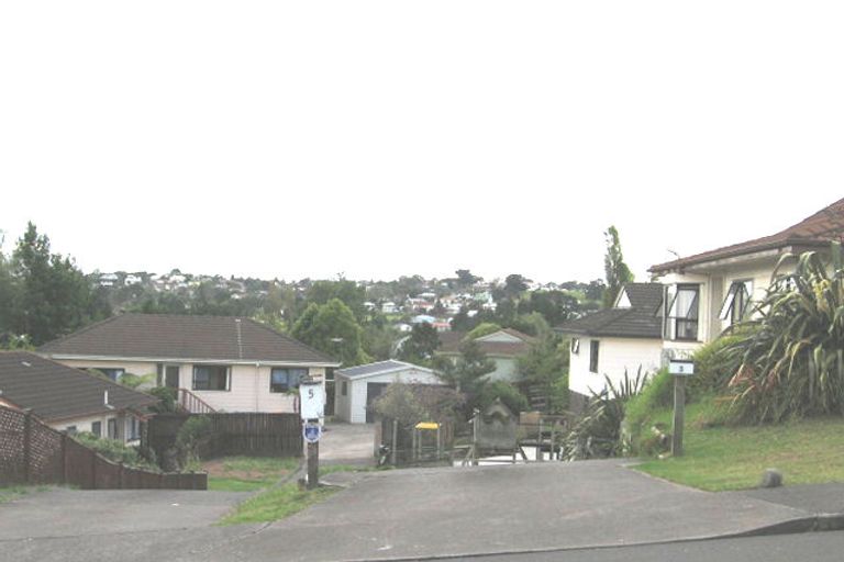 Photo of property in 5 Holmes Drive South, West Harbour, Auckland, 0618