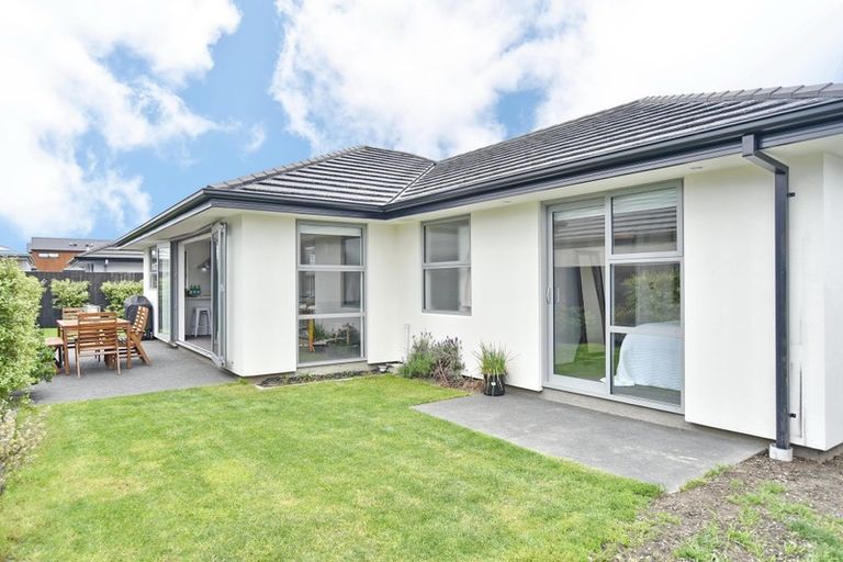 Photo of property in 11 Robalan Close, Halswell, Christchurch, 8025