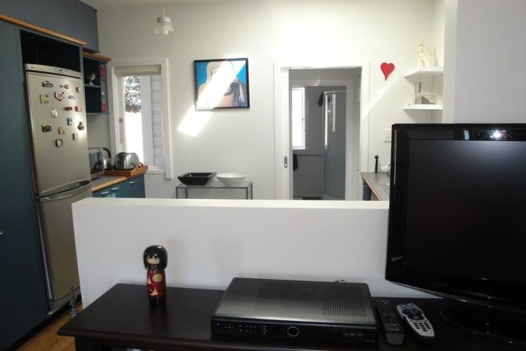 Photo of property in 25 Rua Street, Lyall Bay, Wellington, 6022