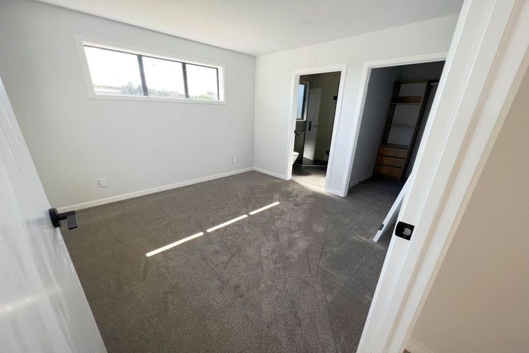 Photo of property in 17 Manawanui Way, Orewa, 0931