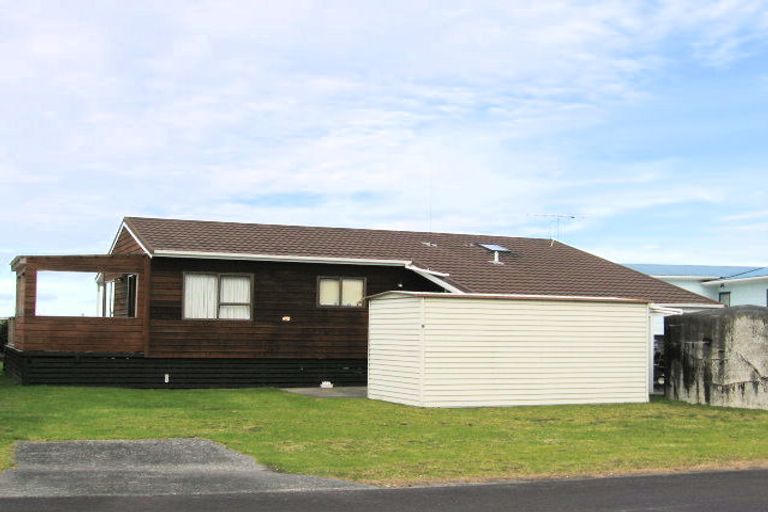 Photo of property in 9 Day Dawn Crescent, Omaha, 0986