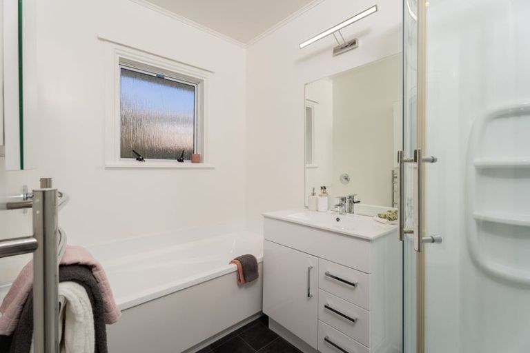 Photo of property in 54 Mark Avenue, Paparangi, Wellington, 6037