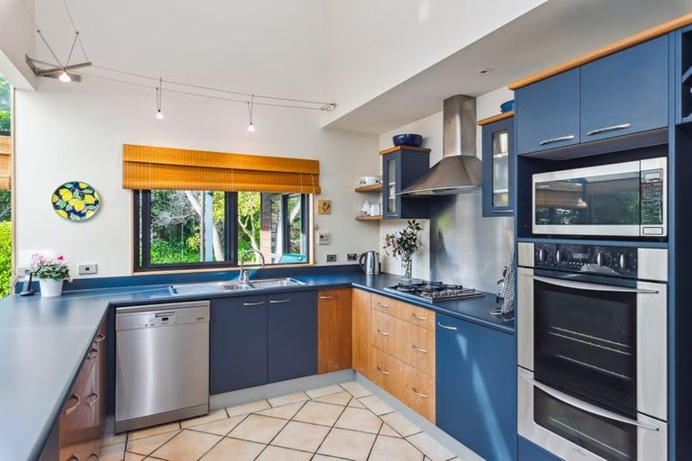 Photo of property in 11 Karu Crescent, Waikanae, 5036