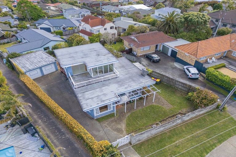 Photo of property in 330 East Coast Road, Sunnynook, Auckland, 0632