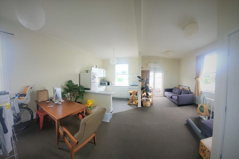 Photo of property in 172 Tasman Street, Mount Cook, Wellington, 6021