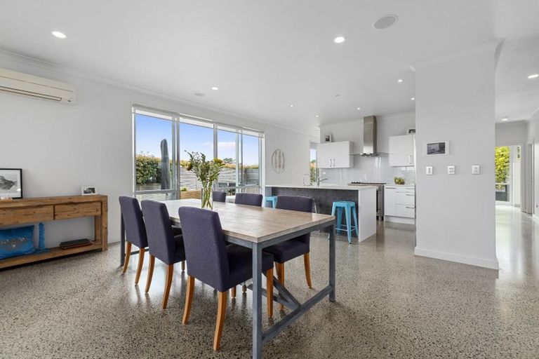 Photo of property in 156 Kittiwake Drive, Schnapper Rock, Auckland, 0632