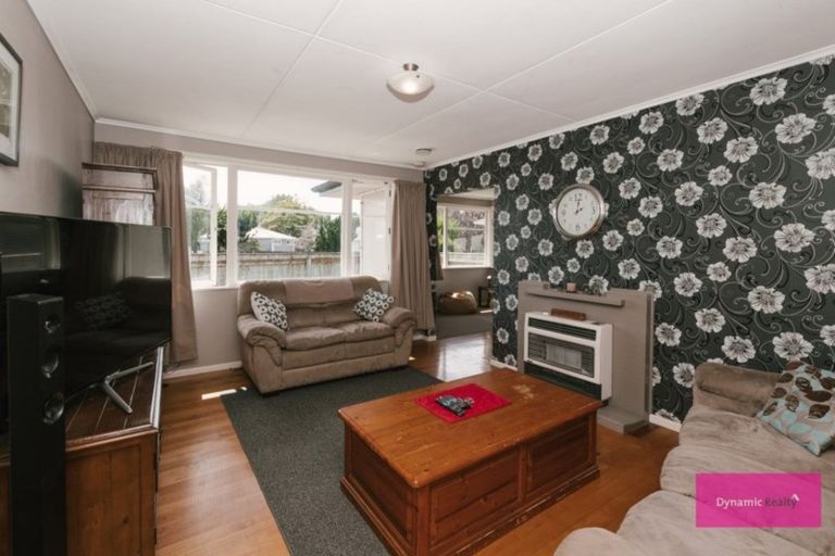 Photo of property in 11 Lewis Place, Highbury, Palmerston North, 4412