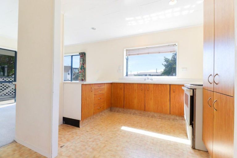 Photo of property in 75 Hillcrest Drive, Kelvin Grove, Palmerston North, 4414