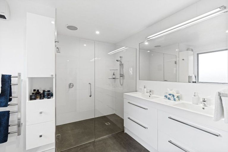 Photo of property in 208 Park Avenue, Waitarere Beach, Levin, 5510