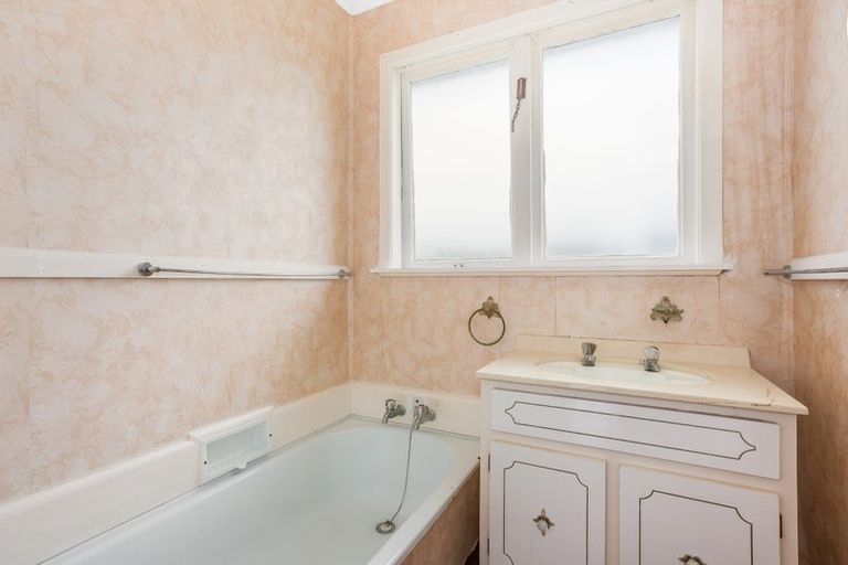 Photo of property in 31 Karamu Crescent, Wainuiomata, Lower Hutt, 5014