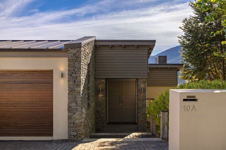 Photo of property in 10a Belfast Terrace, Queenstown, 9300