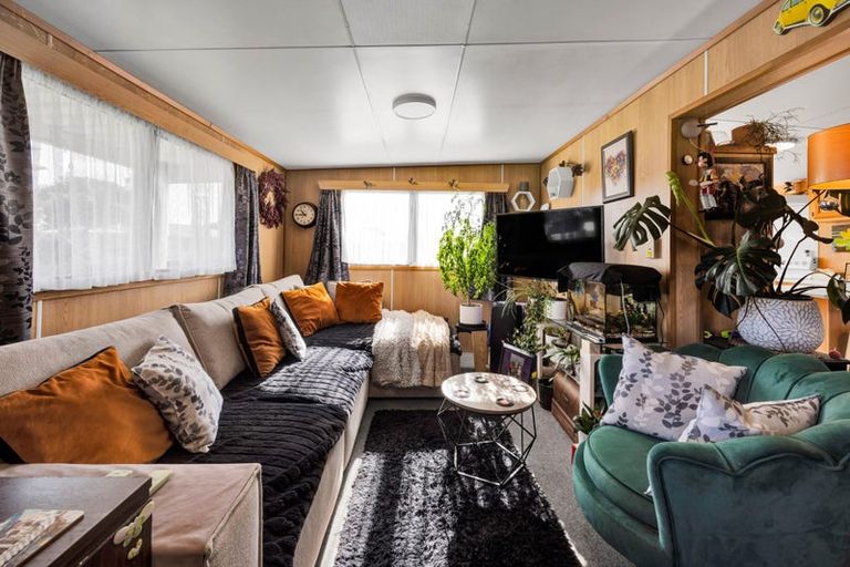 Photo of property in 13 Hickey Place, Opunake, 4616