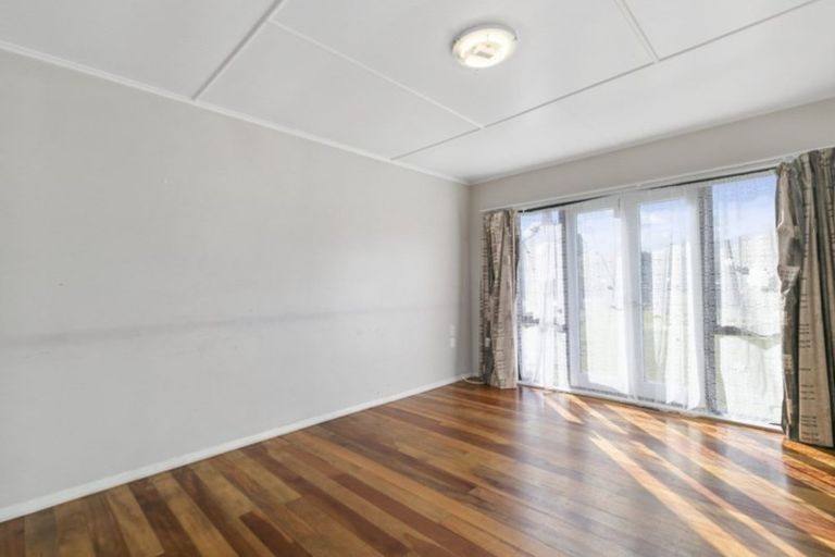 Photo of property in 17 Mckay Street, Wainuiomata, Lower Hutt, 5014