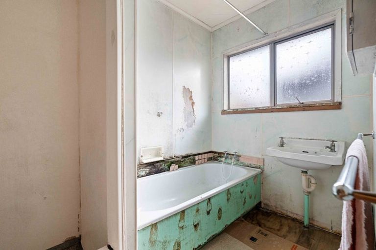 Photo of property in 12 Mckinstry Avenue, Mangere East, Auckland, 2024