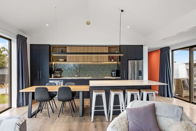 Photo of property in 14 Tomtit Crescent, Lake Hawea, 9382